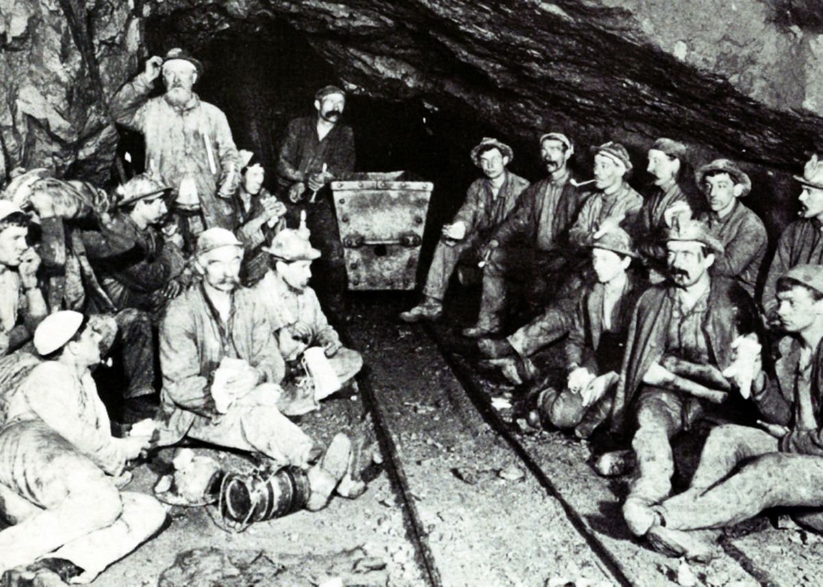 Miners at East Pool Mine in 1893