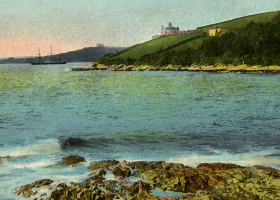 1900s postcard of Pendennis and St Mawes castles